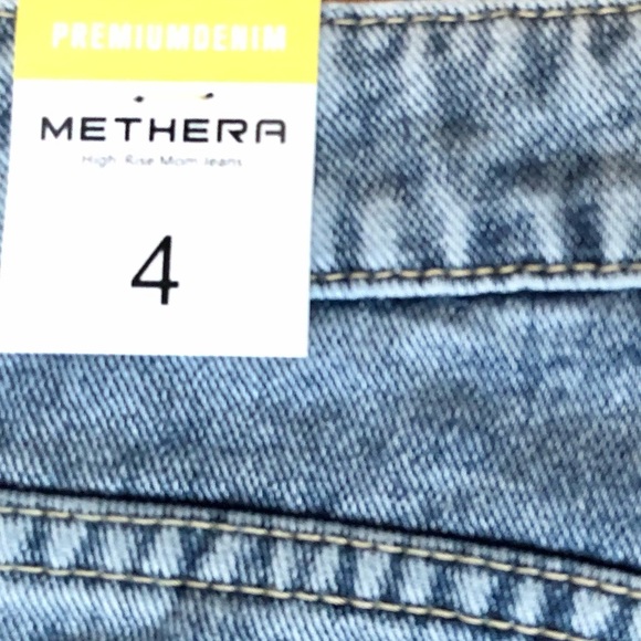 Methera Vogue Style Premium Denim Mom Style High-Rise Jeans - Size 4 - Picture 7 of 9